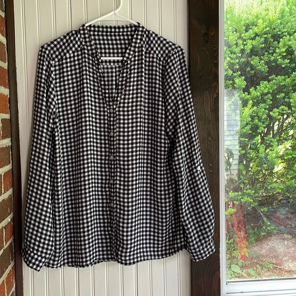 Women’s button down shirt - Picture 1 of 3